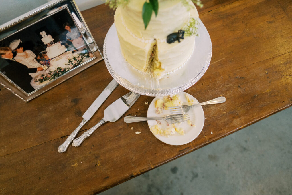 Taylor & Cameron's Ashford Acres Inn Wedding in Cynthiana, KY by Documentary Photographers Shelley & Portugal.