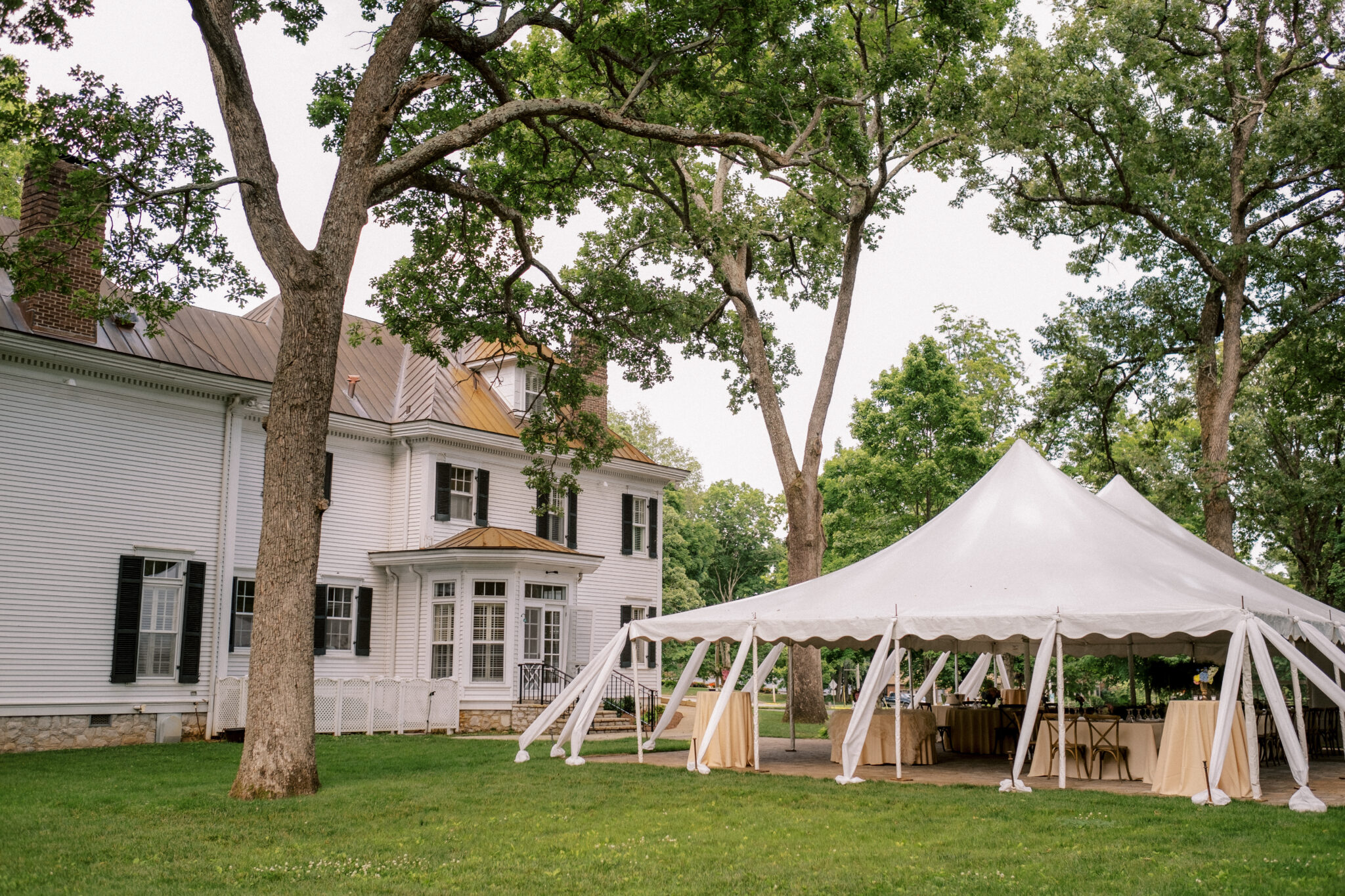 CLIFF TODD CENTER WEDDING | SARAH + CHRIS | shelleyandportugal.com